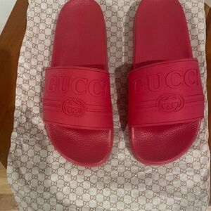 Gucci Pursuit Logo Rubber Sandals Pink. EU 39/US 9